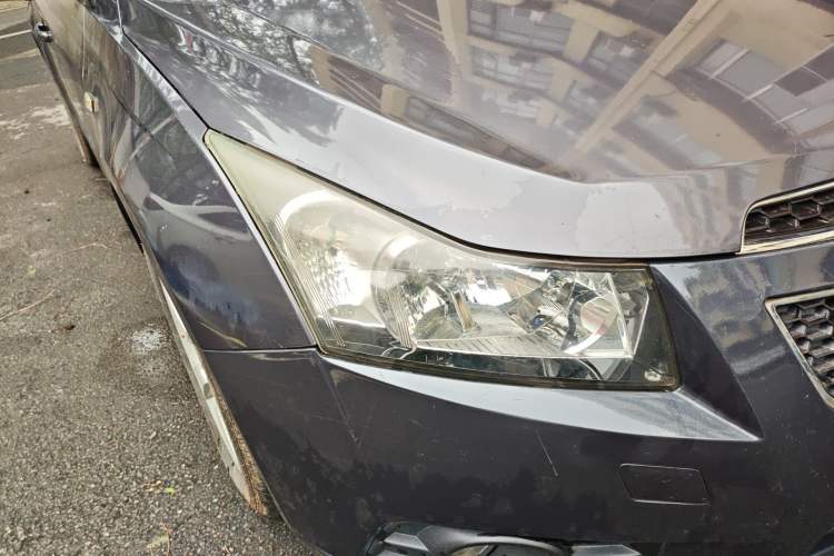 Used Chevrolet Cruze 2011 1.6L SE MT Transformers Edition Right Front Headlight