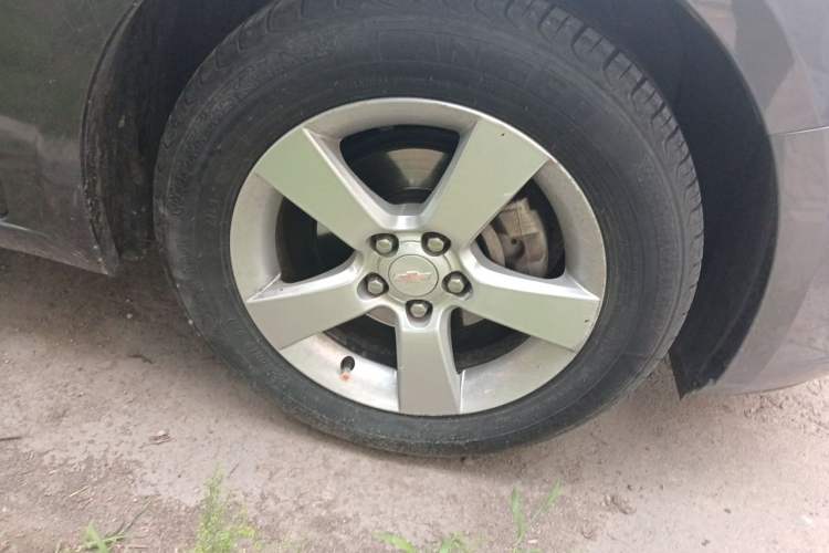 Used Chevrolet Cruze 2011 1.8L SE Automatic Right Front Wheel Hub