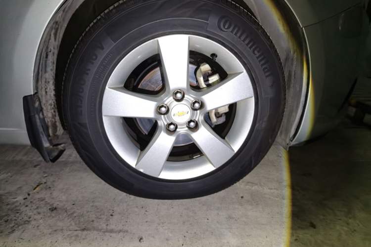 Used Chevrolet Cruze 2011 1.8L SX Automatic Transmission Right Front Wheel Hub