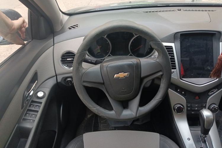 Used Chevrolet Cruze 2011 1.8L SE Automatic Steering Wheel