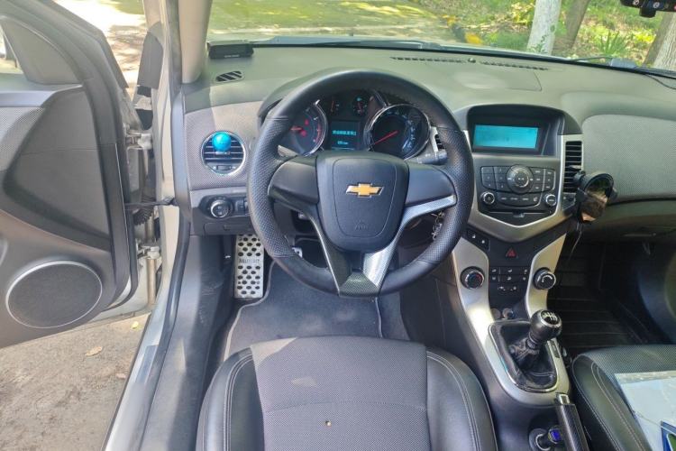 Used Chevrolet Cruze 2011 1.6T SE MT Transformers Edition Steering Wheel