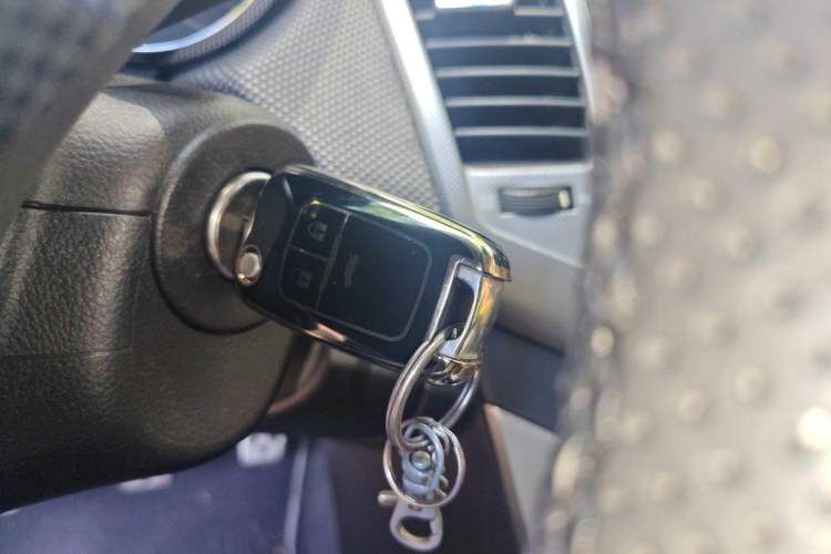 Used Chevrolet Cruze 2011 1.6T SE MT Transformers Edition Vehicle Key