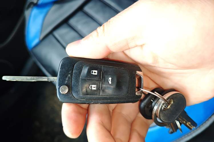 Used Chevrolet Cruze 2011 1.6L SE MT Transformers Edition Vehicle Key