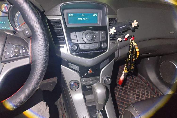 Used Chevrolet Cruze 2011 1.8L SX Automatic Transmission Audio And AC Panel