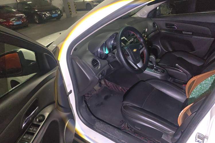 Used Chevrolet Cruze 2011 1.8L SX Automatic Transmission Driver Seat