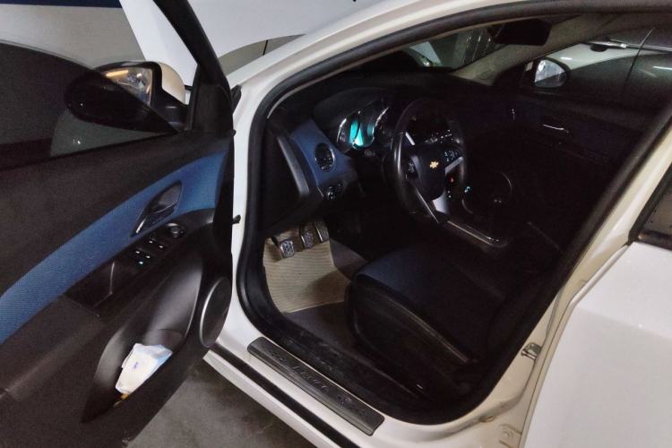 Used Chevrolet Cruze 2011 1.6T SE MT Driver Seat