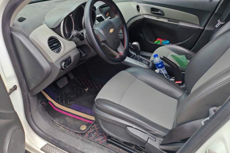Used Chevrolet Cruze 2011 1.6L SL MT Driver Seat