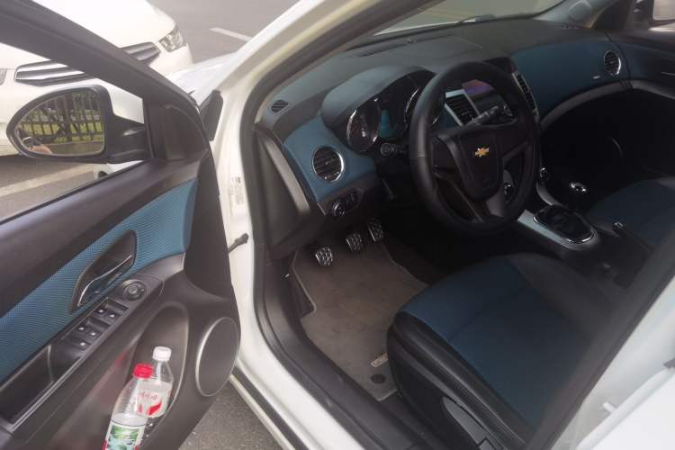 Used Chevrolet Cruze 2011 1.6T SE MT Driver Seat