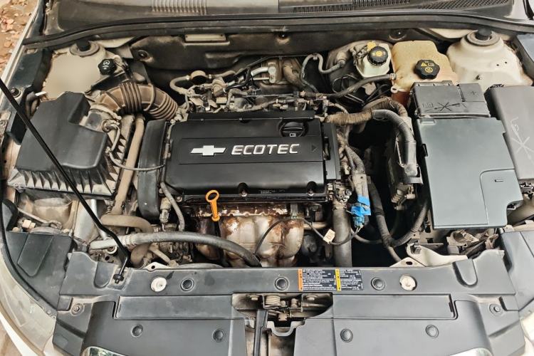 Used Chevrolet Cruze 2011 1.6L SE MT Transformers Edition Engine Bay