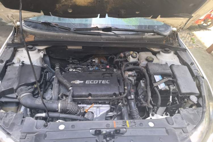 Used Chevrolet Cruze 2011 1.6T SE MT Engine Bay