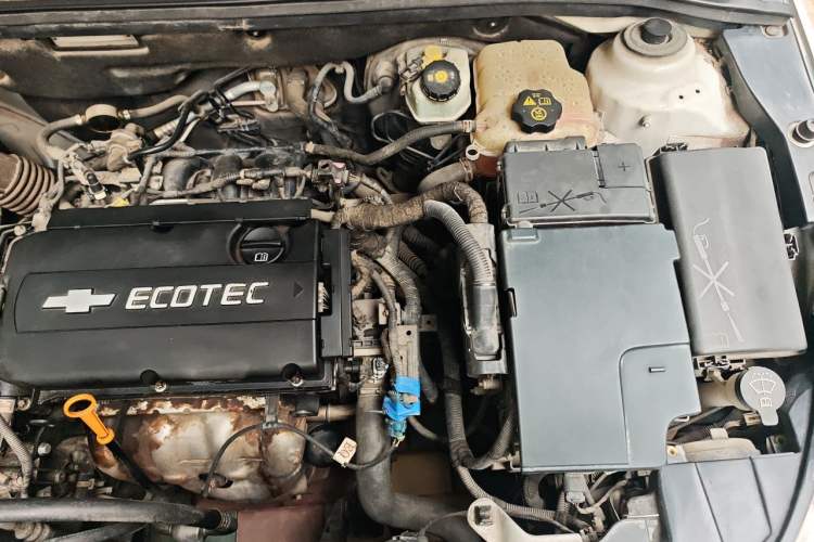Used Chevrolet Cruze 2011 1.6L SE MT Transformers Edition Engine Bay Left