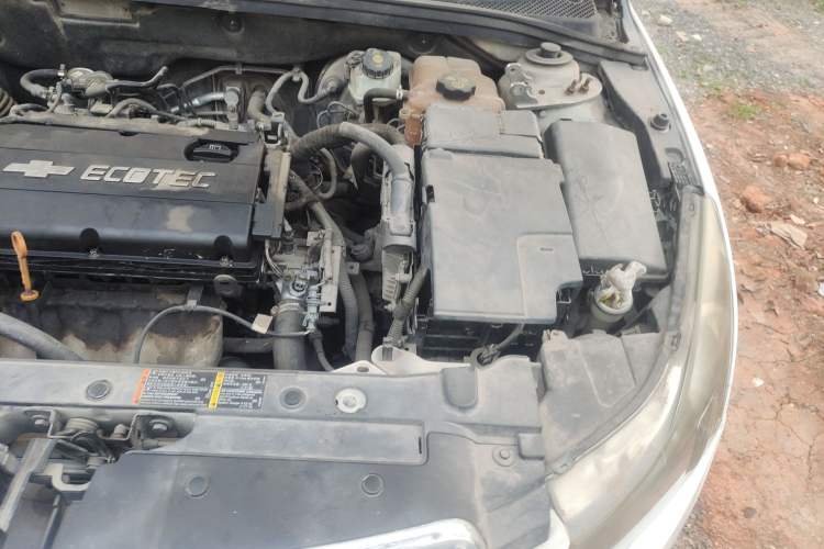Used Chevrolet Cruze 2011 1.6L SE MT Transformers Edition Engine Bay Left