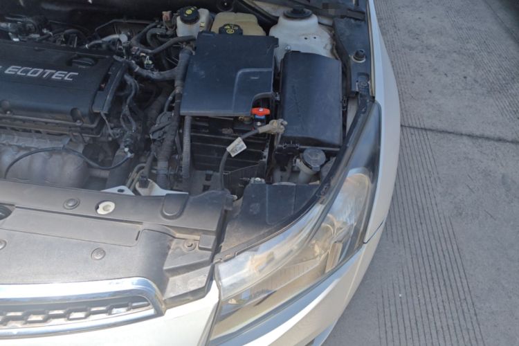 Used Chevrolet Cruze 2011 1.6L SE Automatic Engine Bay Left