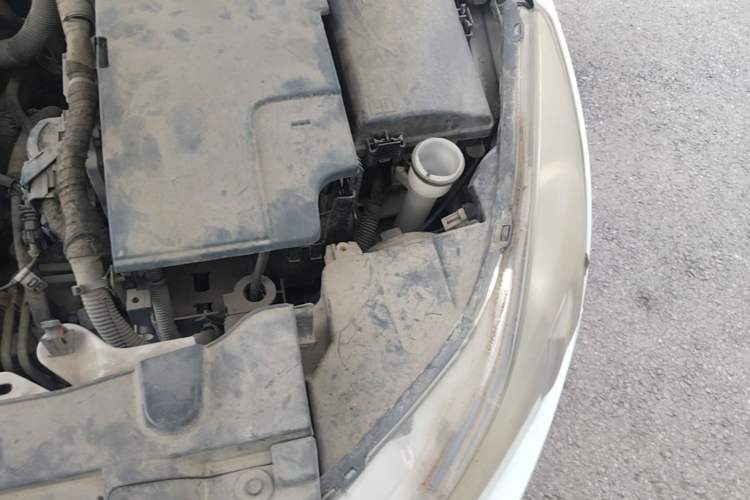 Used Chevrolet Cruze 2011 1.6L SL Grand Touring Edition Automatic Engine Bay Left