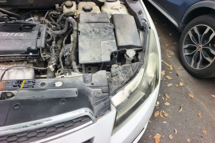 Used Chevrolet Cruze 2011 1.8L SE Automatic Engine Bay Left