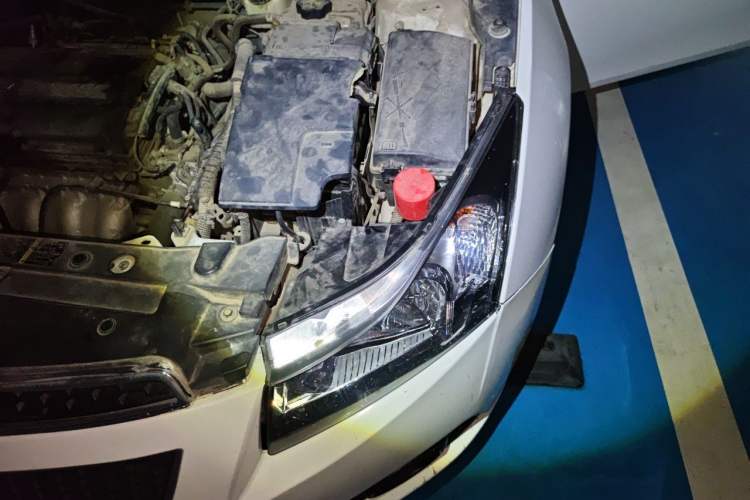 Used Chevrolet Cruze 2011 1.8L SE Automatic Engine Bay Left