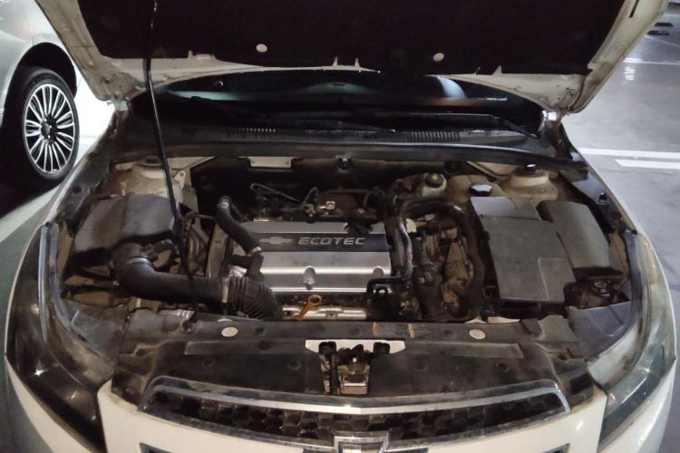Used Chevrolet Cruze 2011 1.6T SE MT Engine Bay