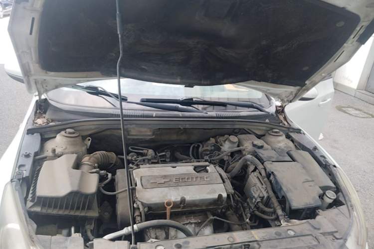 Used Chevrolet Cruze 2011 1.6L SL Grand Touring Edition Automatic Engine Bay