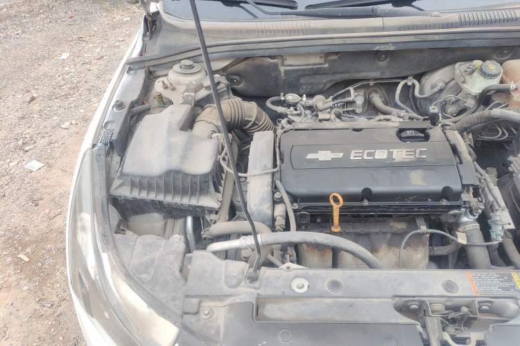 Used Chevrolet Cruze 2011 1.6L SE MT Transformers Edition Engine Bay Right