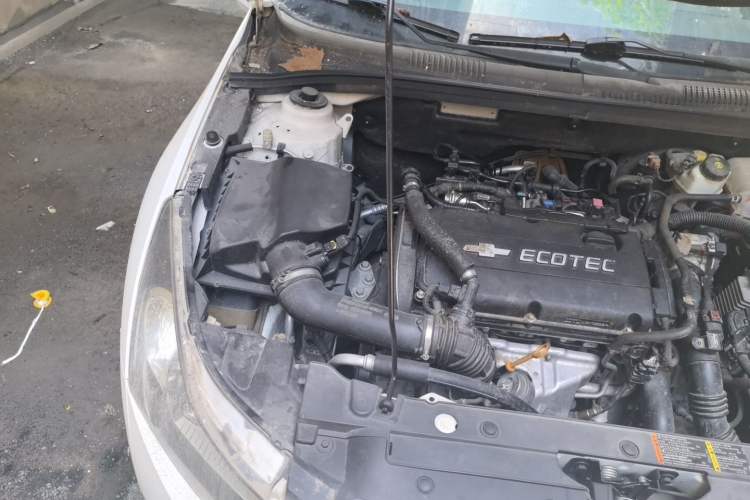 Used Chevrolet Cruze 2011 1.6T SE MT Engine Bay Right