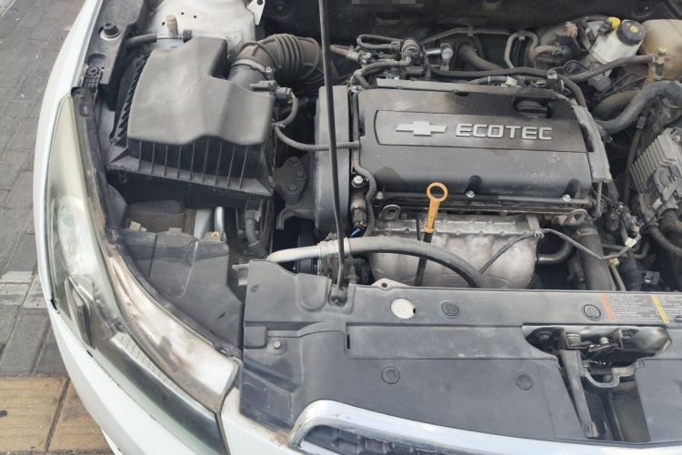 Used Chevrolet Cruze 2011 1.6L SE Automatic Engine Bay Right