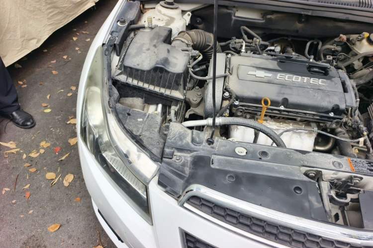 Used Chevrolet Cruze 2011 1.8L SE Automatic Engine Bay Right