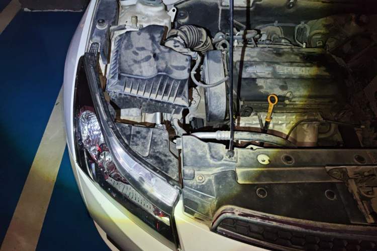 Used Chevrolet Cruze 2011 1.8L SE Automatic Engine Bay Right