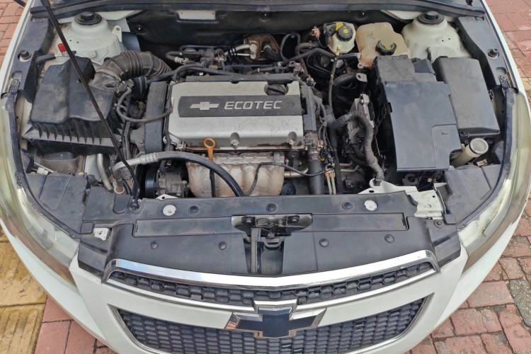 Used Chevrolet Cruze 2011 1.6L SL MT Engine Bay