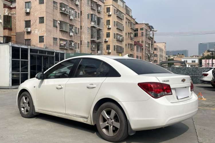 Used Chevrolet Cruze 2011 1.8L SE Automatic Exterior 5