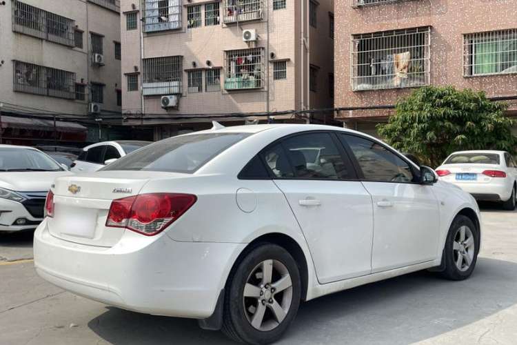 Used Chevrolet Cruze 2011 1.8L SE Automatic Exterior 6