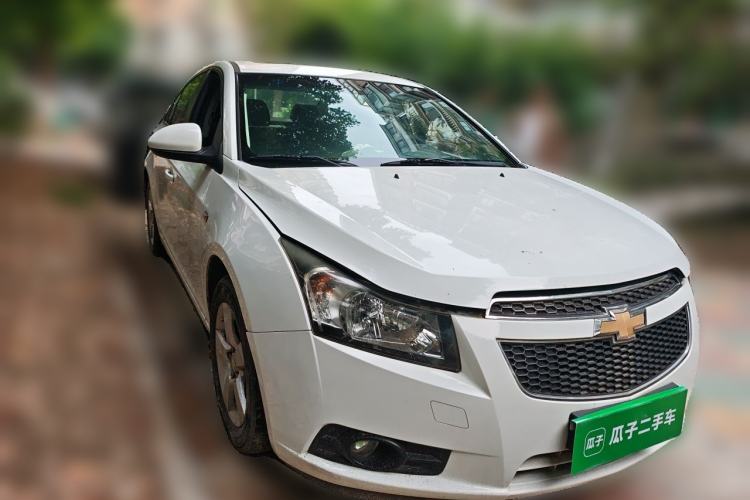 Used Chevrolet Cruze 2011 1.6L SE MT Transformers Edition Front Right 45 Deg