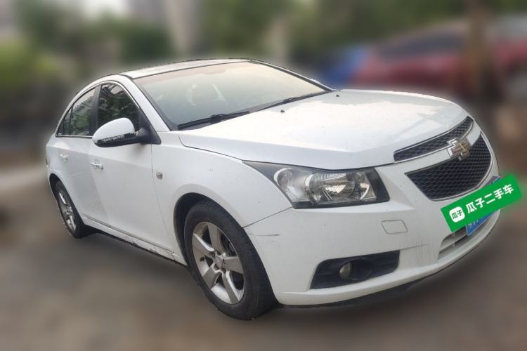 Used Chevrolet Cruze 2011 1.6L SE MT Transformers Edition Front Right 45 Deg