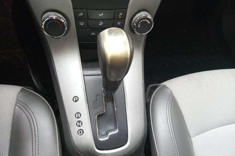 Used Chevrolet Cruze 2011 1.8L SE Automatic Gear Lever