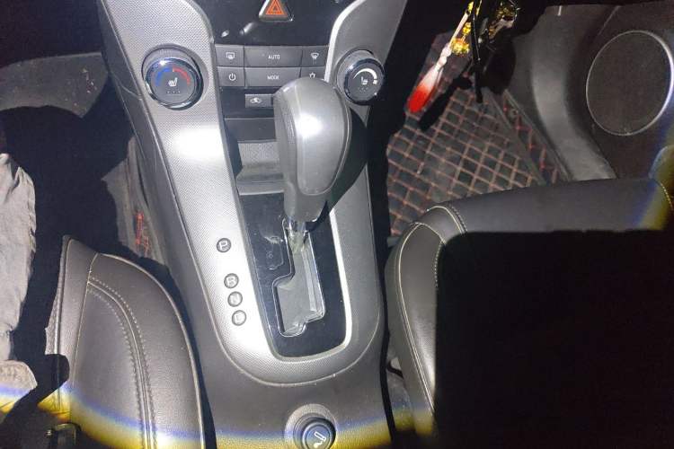 Used Chevrolet Cruze 2011 1.8L SX Automatic Transmission Gear Lever