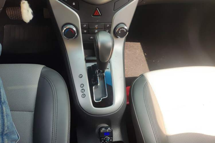 Used Chevrolet Cruze 2011 1.6L SE Automatic Gear Lever