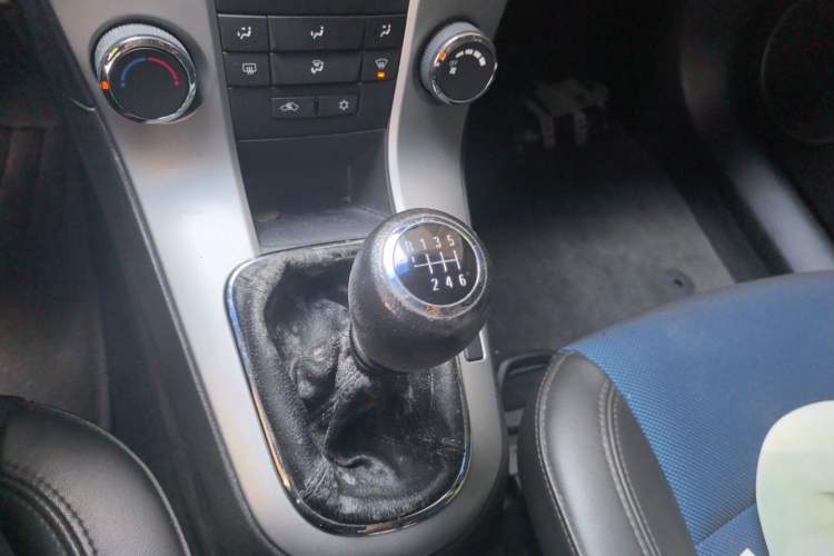 Used Chevrolet Cruze 2011 1.6T SE MT Gear Lever
