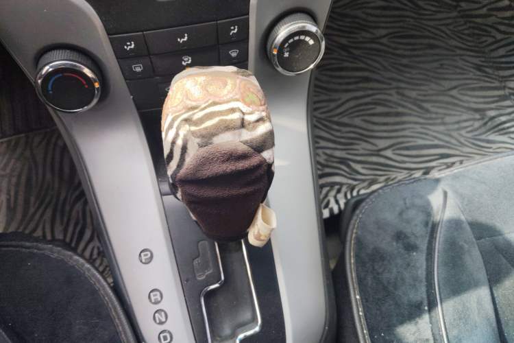 Used Chevrolet Cruze 2011 1.6L SE Automatic Gear Lever