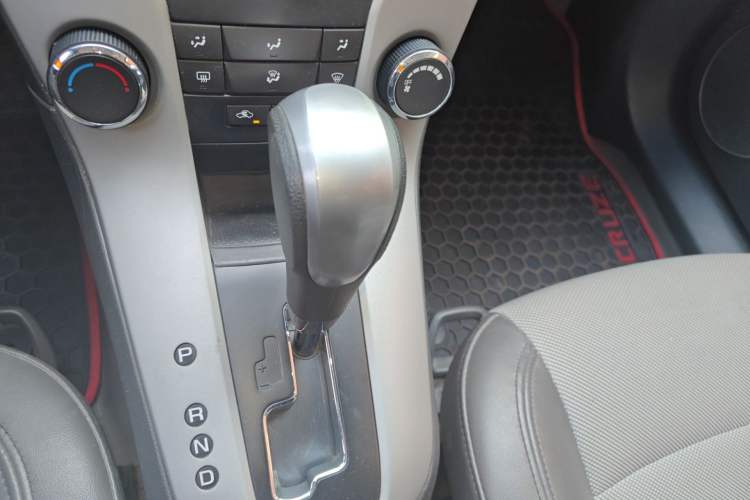 Used Chevrolet Cruze 2011 1.6L SE Automatic Gear Lever