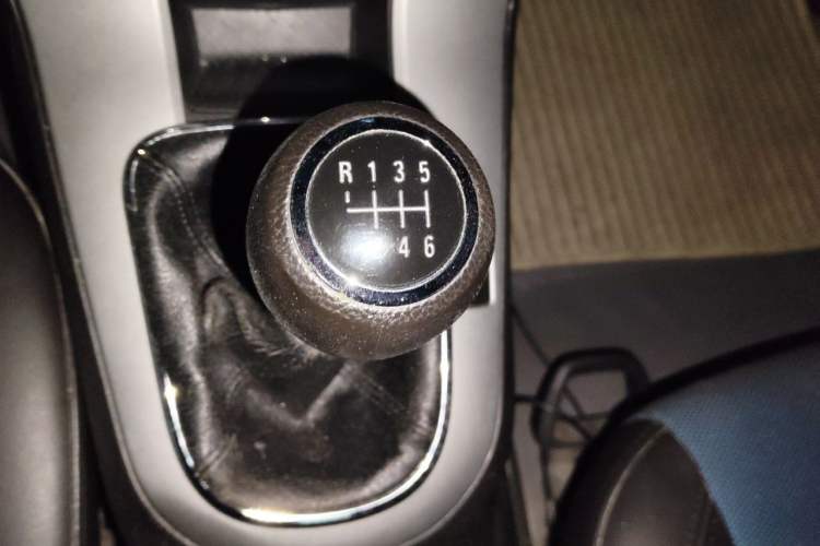 Used Chevrolet Cruze 2011 1.6T SE MT Gear Lever