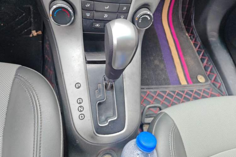 Used Chevrolet Cruze 2011 1.6L SL MT Gear Lever