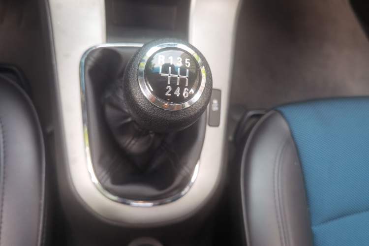 Used Chevrolet Cruze 2011 1.6T SE MT Gear Lever