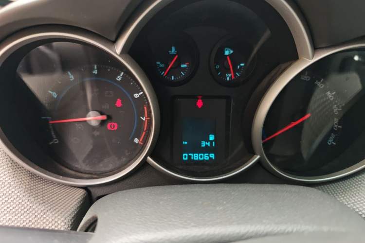 Used Chevrolet Cruze 2011 1.6L SE MT Transformers Edition Instrument Cluster