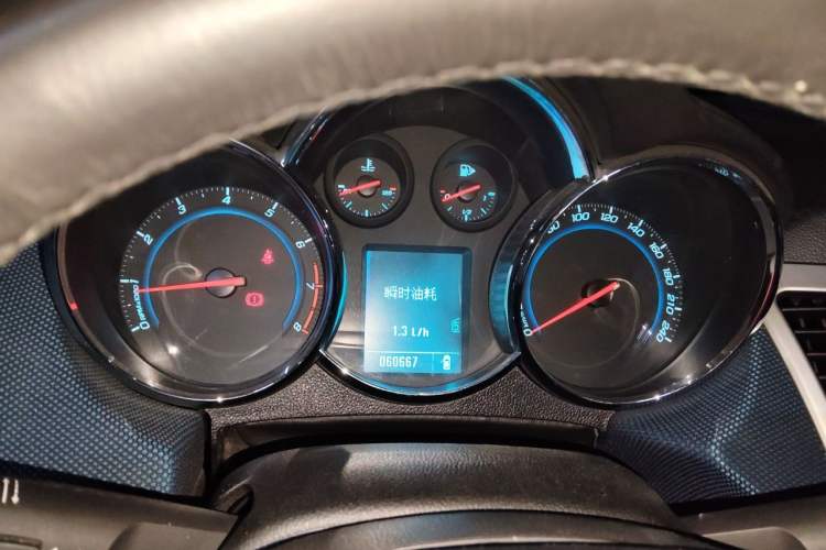 Used Chevrolet Cruze 2011 1.6T SE MT Instrument Cluster