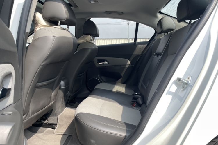 Used Chevrolet Cruze 2011 1.8L SE Automatic Interior 6