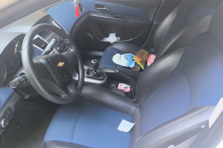 Used Chevrolet Cruze 2011 1.6T SE MT Left Front Seat