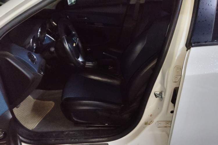 Used Chevrolet Cruze 2011 1.6T SE MT Left Front Seat