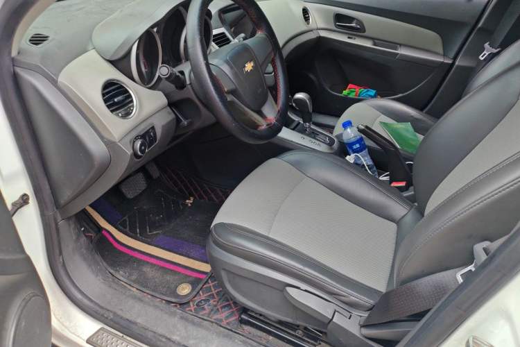 Used Chevrolet Cruze 2011 1.6L SL MT Left Front Seat