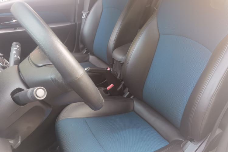 Used Chevrolet Cruze 2011 1.6T SE MT Left Front Seat