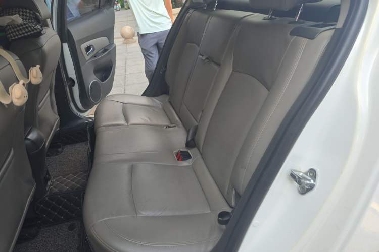 Used Chevrolet Cruze 2011 1.8L SX Automatic Transmission Left Rear Seat