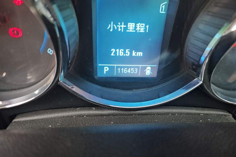 Used Chevrolet Cruze 2011 1.8L SX Automatic Transmission Odometer Close Up